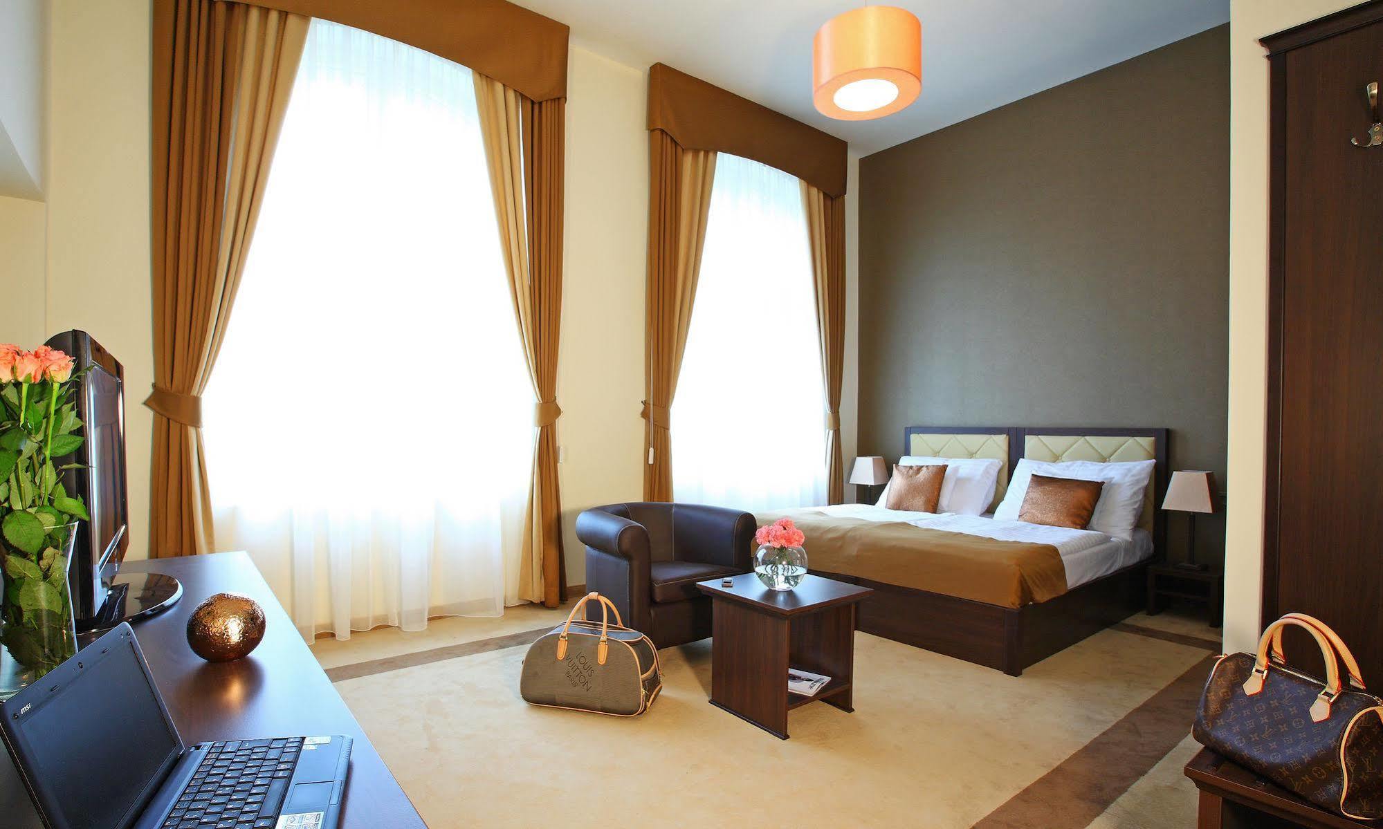 Ipoly Hotel Boutique Rooms & Suites 巴拉顿菲赖德 外观 照片